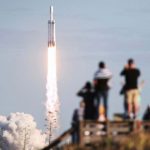 SpaceX: Първа мисия с екипаж в Космоса – на живо
