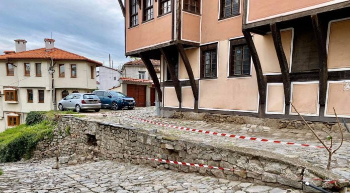 Улица Зора пропадна в Стария град на Пловдив Улица Зора пропадна в Стария град на Пловдив