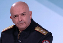 Метаморфозата на генерала от пагона към костюма Метаморфозата на генерала от пагона към костюма