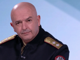 Метаморфозата на генерала от пагона към костюма Метаморфозата на генерала от пагона към костюма
