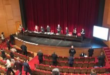 На живо решават съдбата на Хуманитарната гимназия На живо решават съдбата на Хуманитарната гимназия