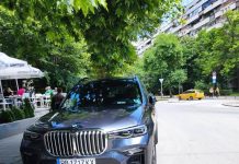 Общинско БМВ спря да си хапне тортичка в Пловдив Общинско БМВ спря да си хапне тортичка в Пловдив