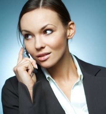 Виц: Секси женски глас по телефона жена говори по телефона