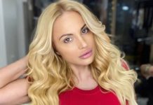 Чалга певица втрещи на плажа с тази СНИМКА 18+ Чалга певица втрещи на плажа с тази СНИМКА 18+