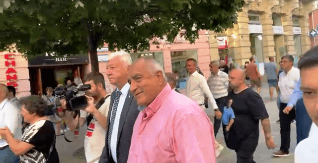 Кандидат за депутат и кмет на ГЕРБ блъска съграждани