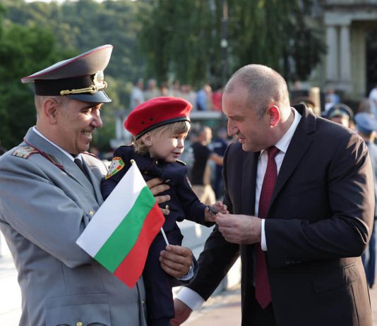 Румен Радев: Изборите на 14 ноември ще бъдат 2 в 1 Румен Радев: Изборите на 14 ноември ще бъдат 2 в 1