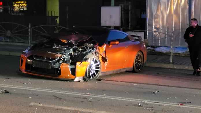 19 годишен с Nissan GTR за 200 K помете Volvo в София