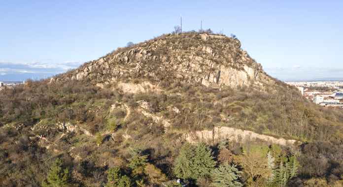 Община Пловдив оправя Младежки хълм след 20 дни Община Пловдив оправя Младежки хълм след 20 дни