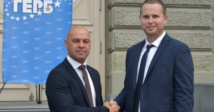 Кмет остави десетки деца без подаръци на коледно тържество