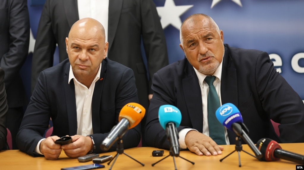 Кмет остави десетки деца без подаръци на коледно тържество